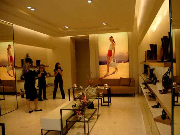 Charles David Helping Charles David communicate style and fashion with banners