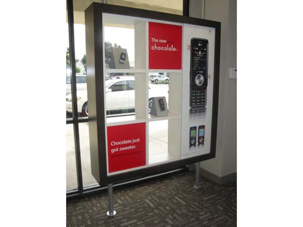 a cell phone display in a building.