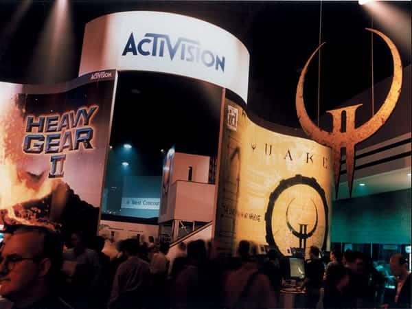 Activision exhibit Activision needed an exhibit design that incorporated many twists, turns and curves and they needed it fast for the E-3 Convention. Platon went to work creating this fabulous eye-catching display in just a few weeks.