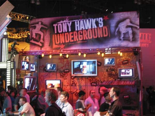 Tony Hawk display Platon was able to create a simple yet very professional display for Tony Hawk which made this little 10 by 10 exhibit wing look like a million bucks!