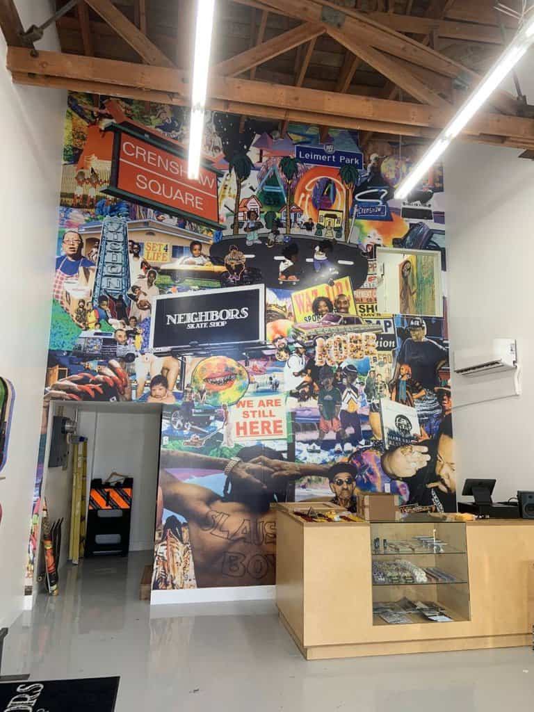 imgpsh_fullsize_anim (9) Full wall signage in a retail store