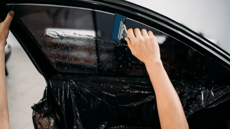 Fleet Wraps vs. Vinyl Graphics – How Are They Used Differently?